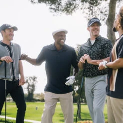 Cleveland Golf Launcher XL Halo Hybrid -Callaway Store Launcher XL Halo Hybrid Lifestyle lrg V2 1